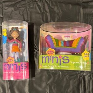 Groovy Girls Minis Doll and Supernova Sofa Set